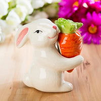 Salero y pimentero con forma de conejito y zanahoria