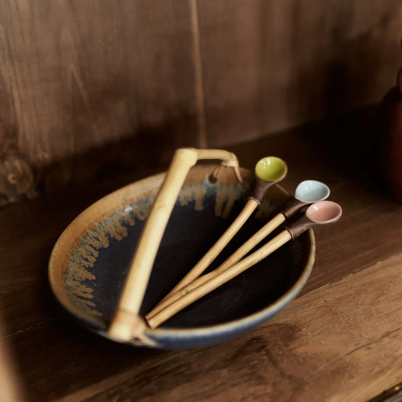 Plato de cerámica y madera - Azul / Marrón / Verde