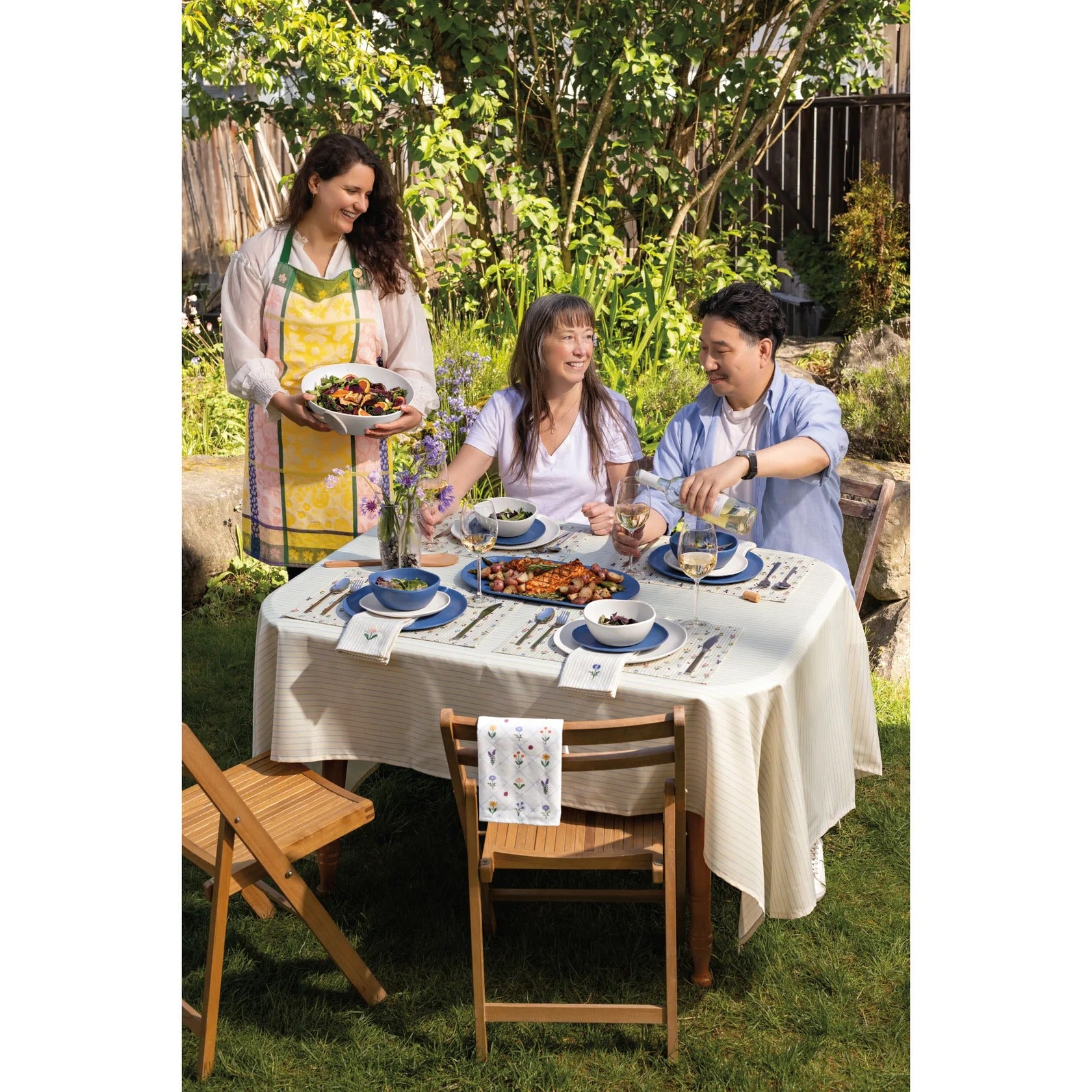 Hand Picked Tablecloth 60 inch Round