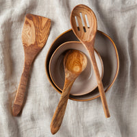 Cuchara ranurada de madera de olivo