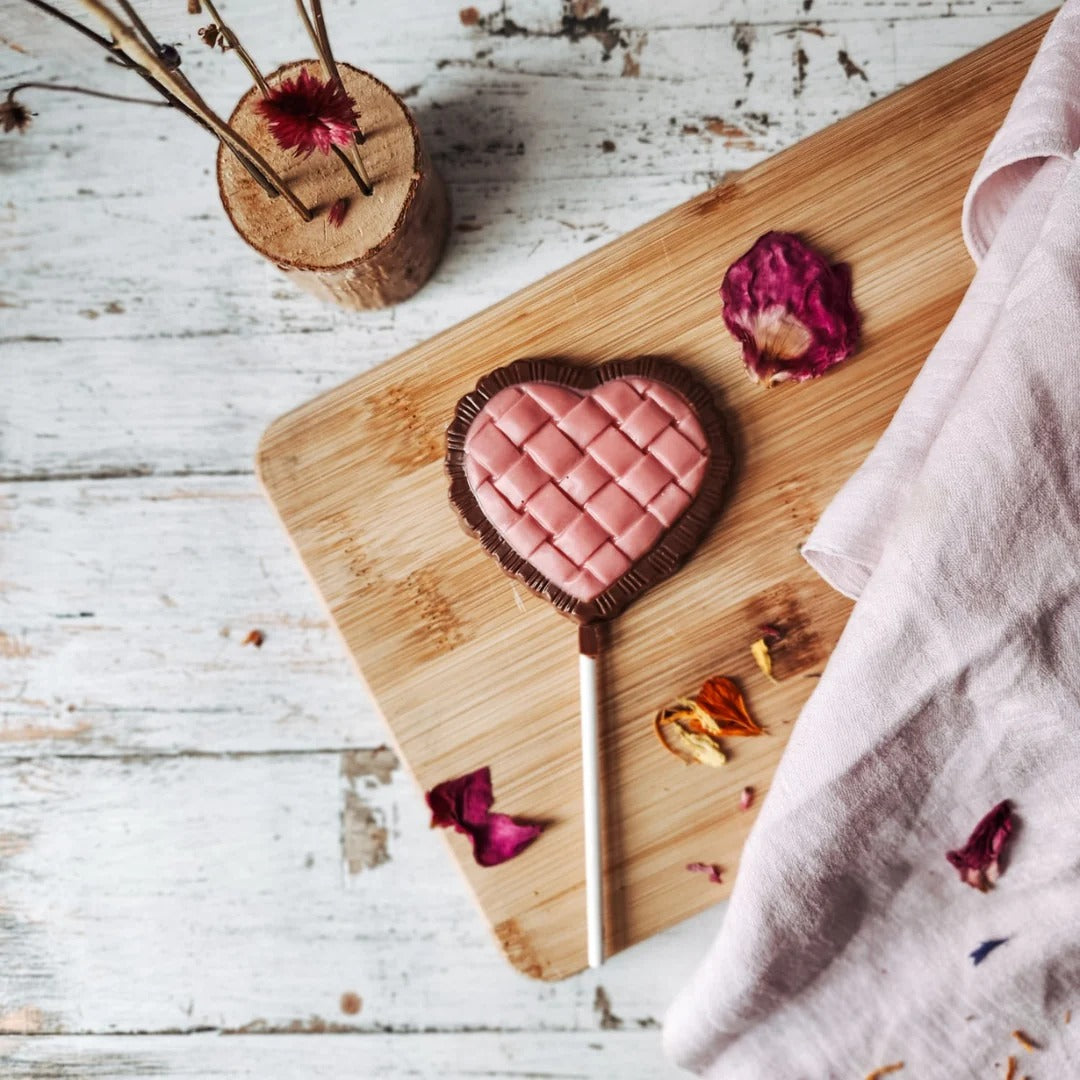 Artisanal Heart Chocolate Lollipop 30g