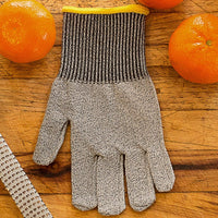 Kids Size Cut-Resistant Safety Glove – Gifts & Kitchen Accessories gift Montreal Villeray Urban Palate
