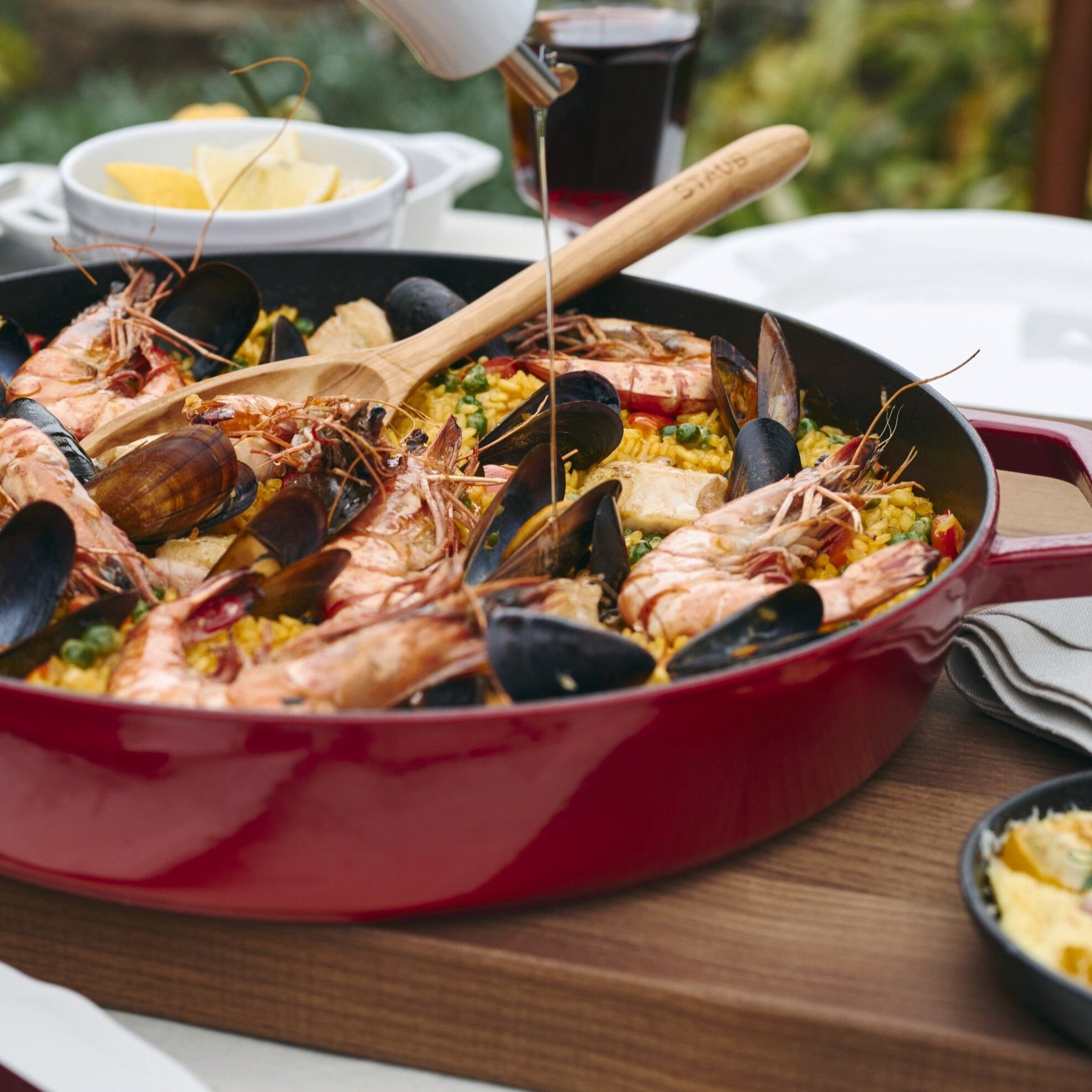 Sartén de hierro fundido con doble asa - Rojo cereza 13 pulgadas / 34 cm