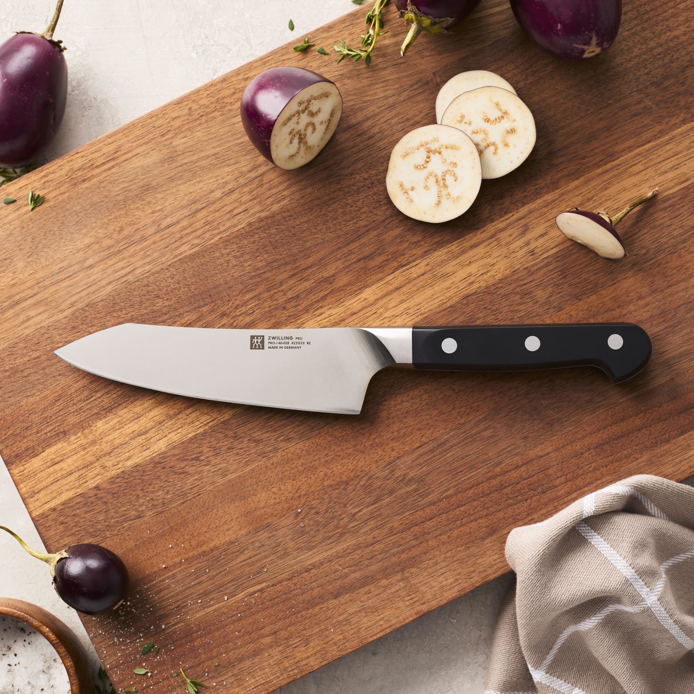 Cuchillo Santoku mecedor profesional de 5,5 pulgadas